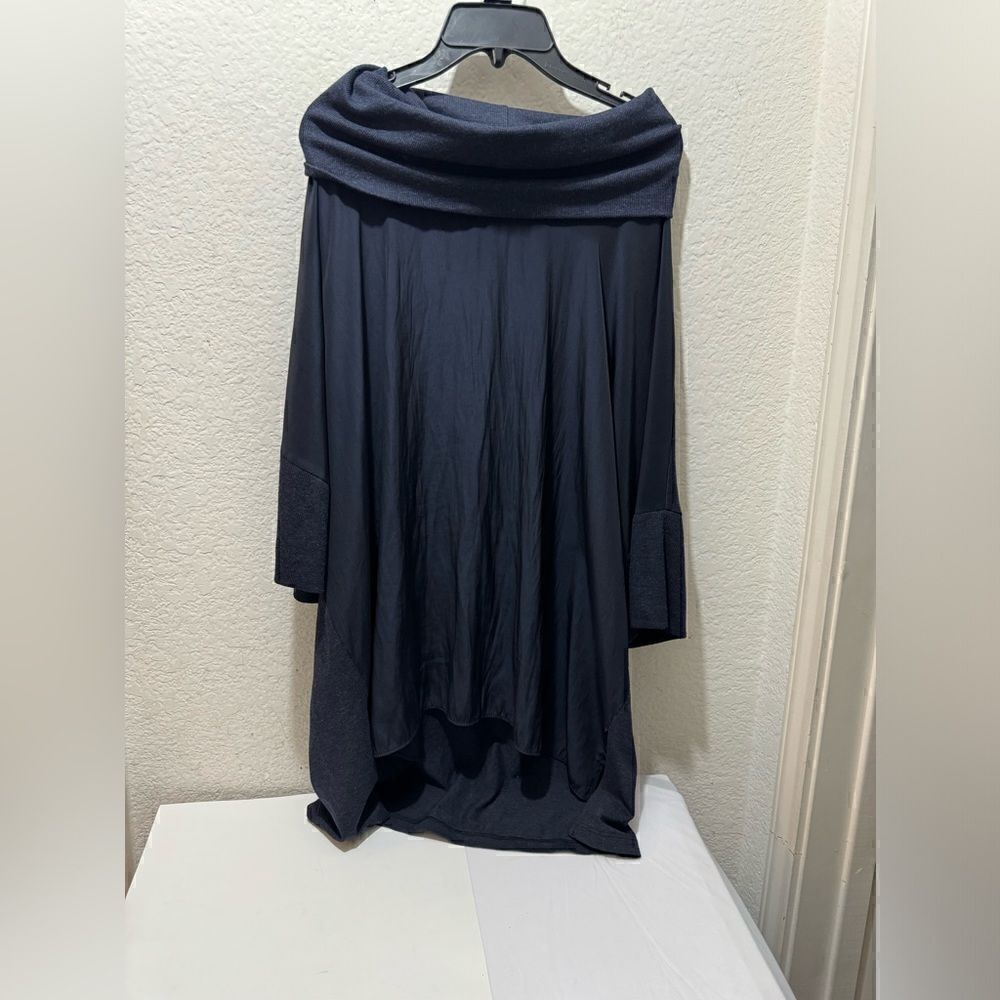 lola & sophie New York crowl neck top Navy size XL